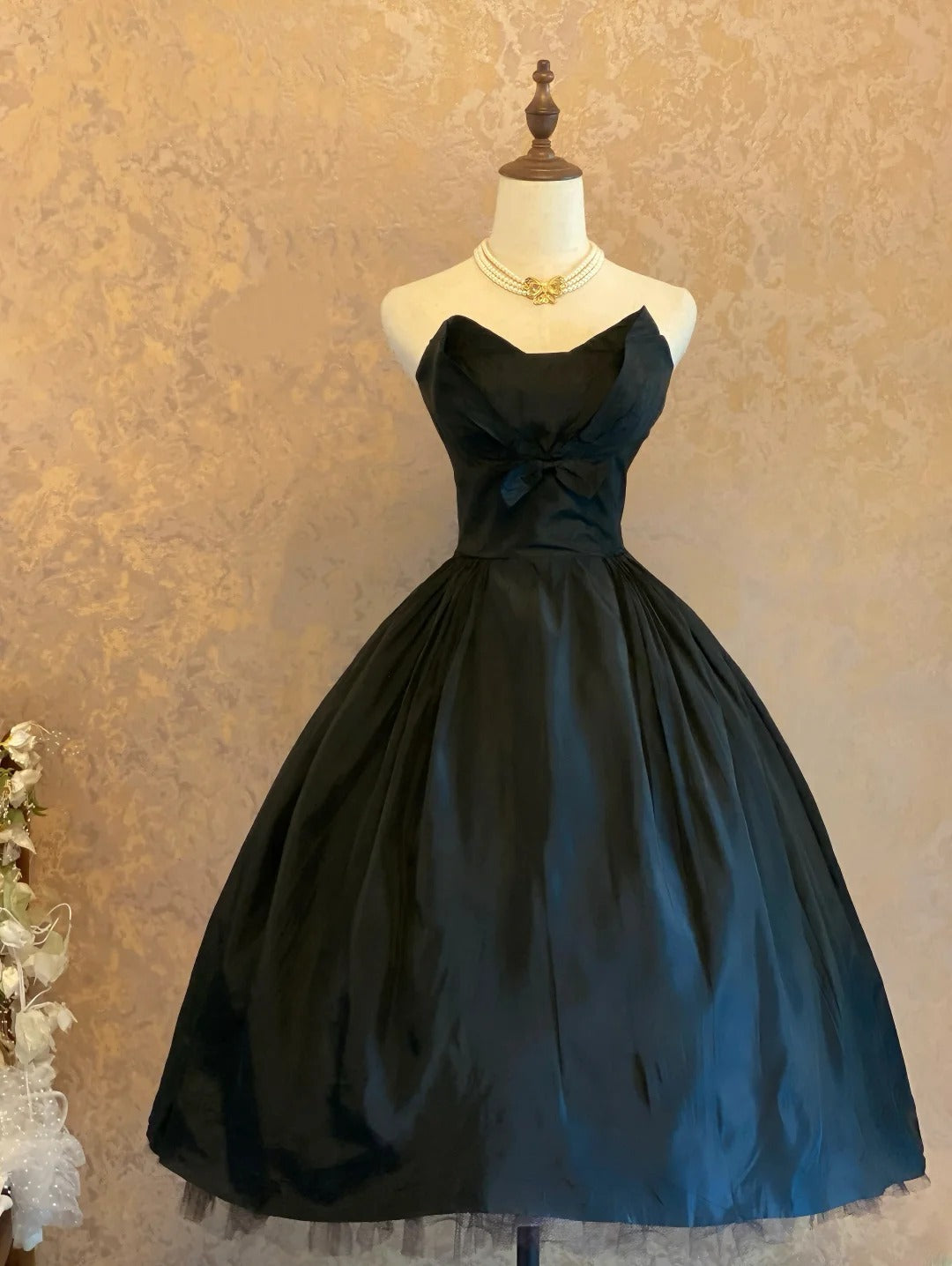 Cute Ball Gown Sweetheart Black Satin Mid Length Party Dresses Homecoming Cocktail Gown RB9116