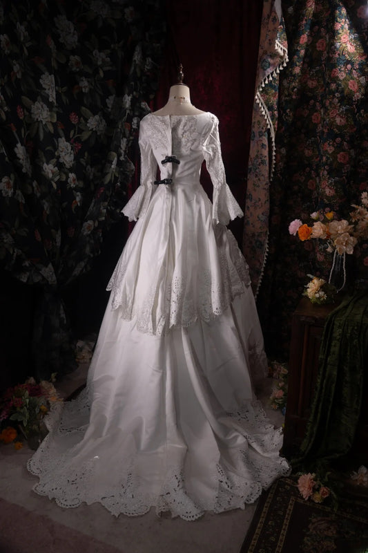 Vintage Ball Gown Square Neck Satin White 2000s With Sleeves Long Autumn Winter Bridal Dress Wedding Dresses RB8383