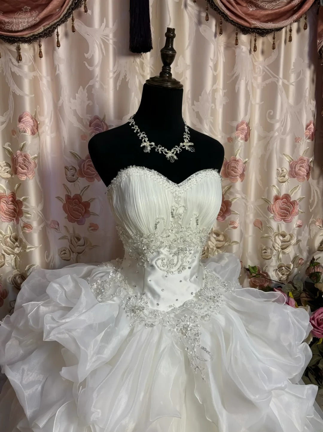 Vintage Wedding Dress Ball Gown Sweetheart Appliques White With Lace Bridal Gown for Big Day RB9974