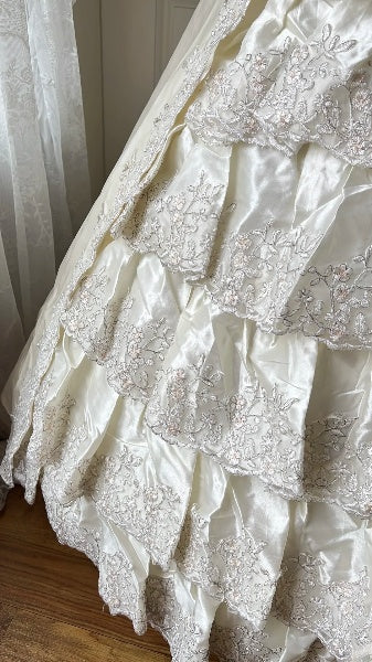 Sweet 15 Quinceanera Dress Ball Gown Strapless Satin With Lace Long 15th Birthday Gown RC0558