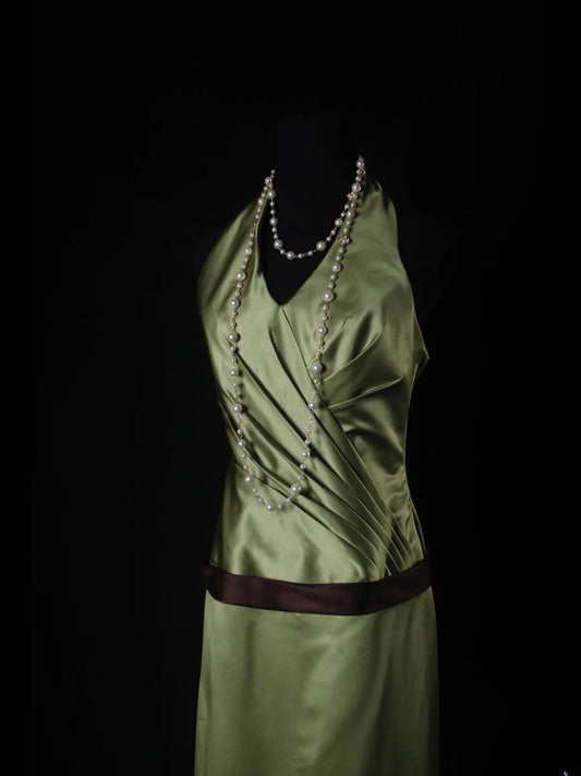 Vintage A-Linien-Brautjungfernkleid aus grünem Satin mit V-Ausschnitt und Falten, lang, AS225