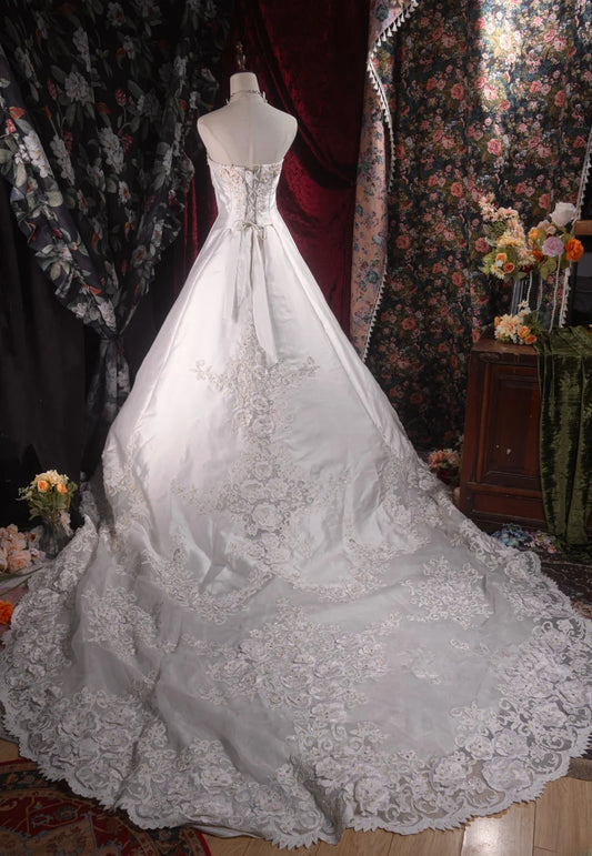 Vintage Ballkleid trägerlos weißer Satin 2000er mit Applikationen lang Herbst Winter Brautkleid Hochzeitskleider RB8501