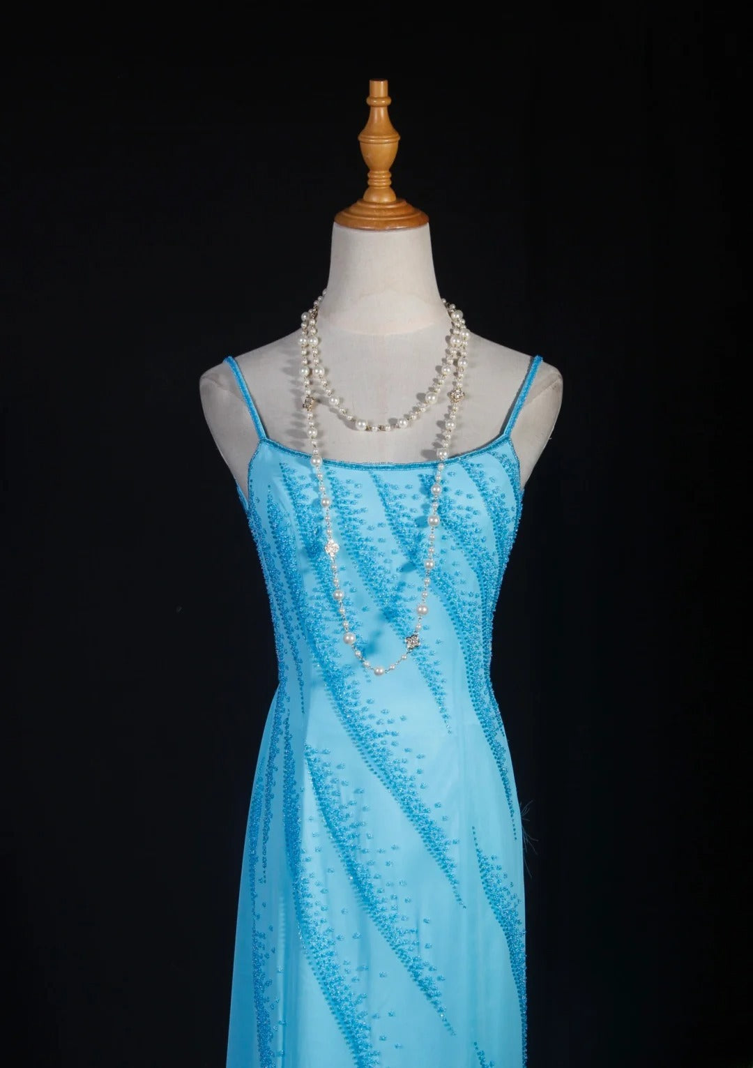 Robe de bal vintage années 50, style sirène, bretelles spaghetti, dos nu, en mousseline bleu ciel clair, robe de soirée longue AS247