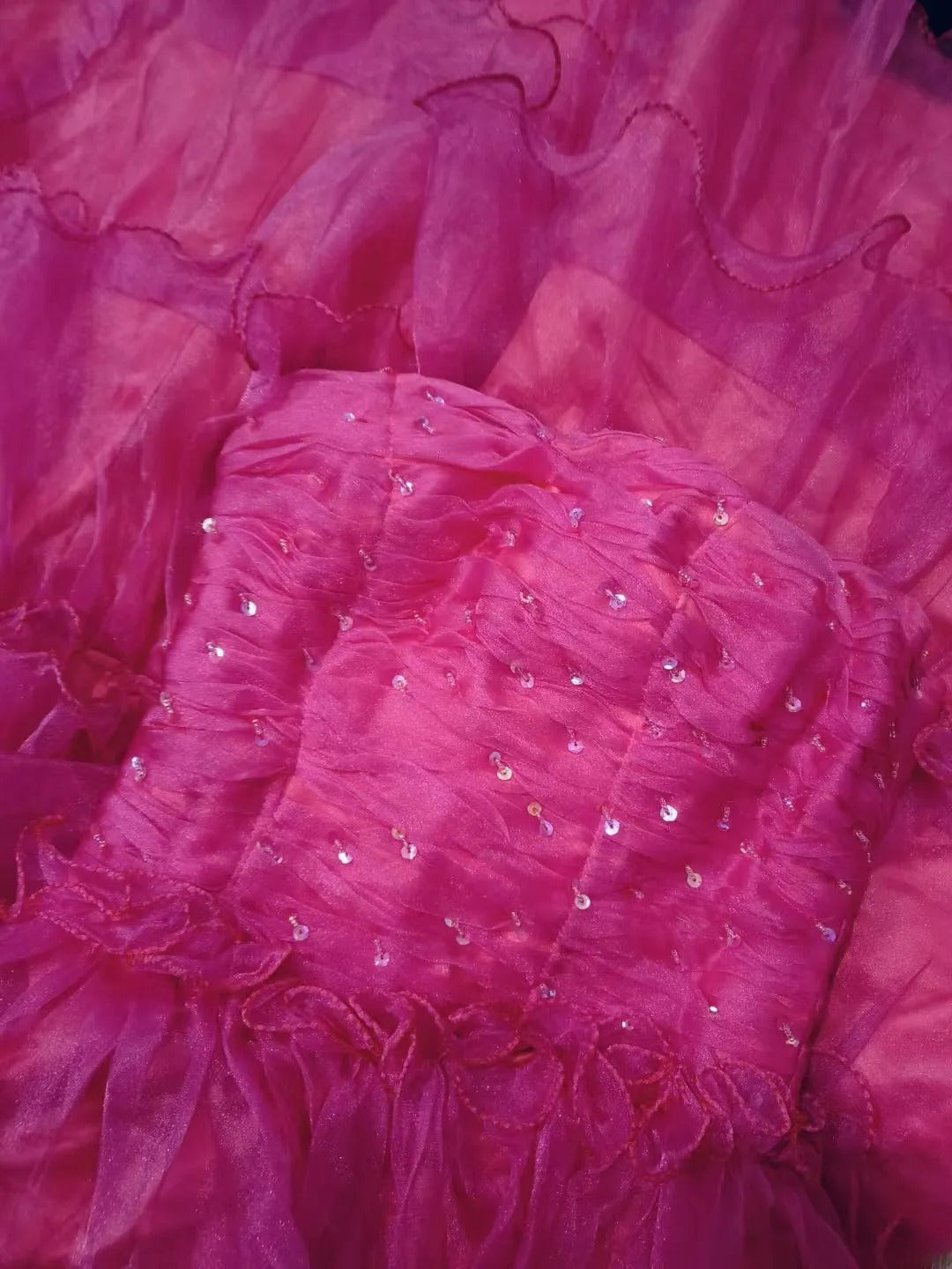 Modest Ball Gown Strapless Hot Pink Tulle Long Quinceanera Dresses With Tiered For Sweet 15 15 Anos Celebration Birthday Formal Gown RB8882