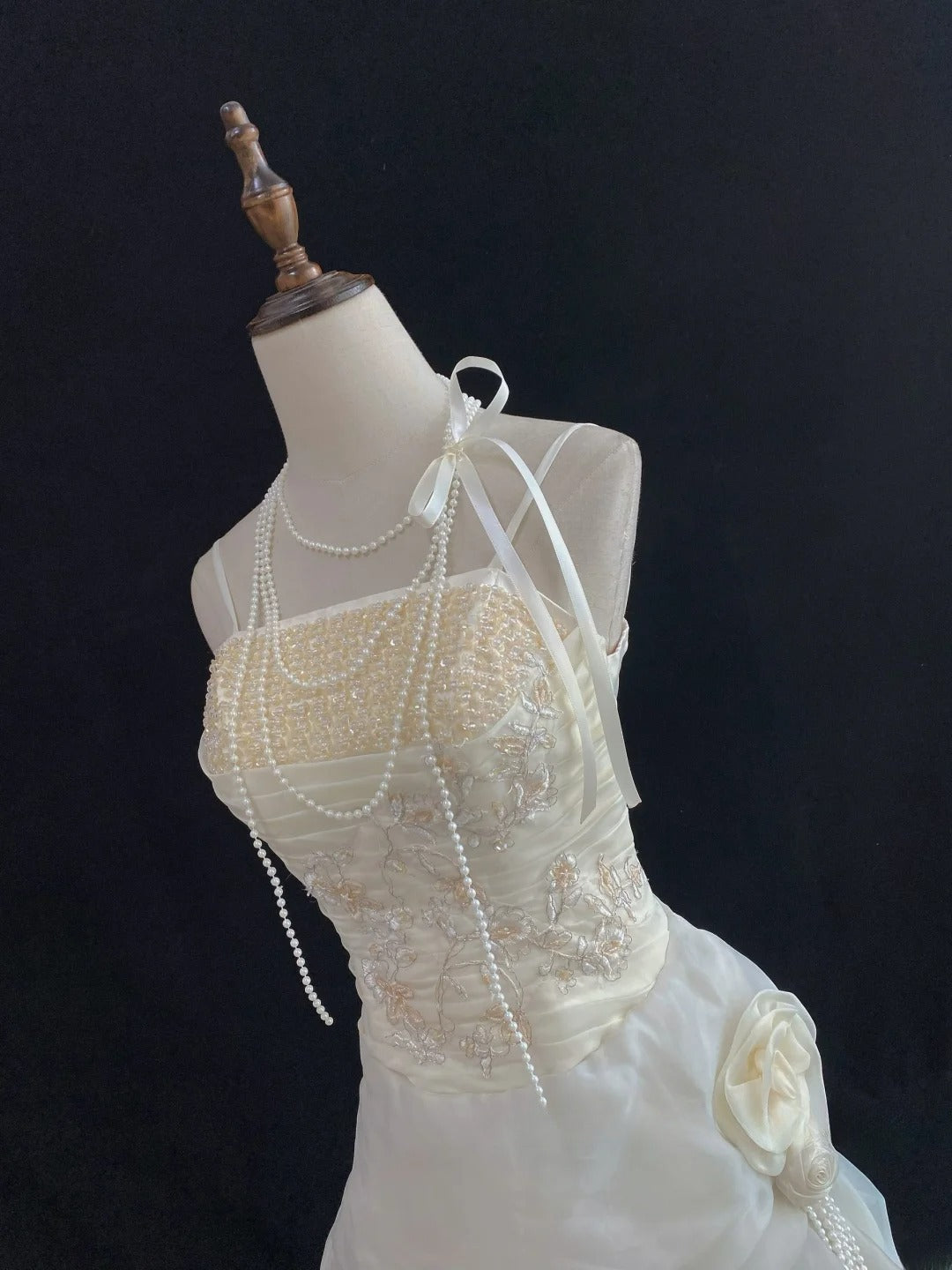 Vintage 80s Ball Gown Straps Ivory Lace Floor Length With Layers Tiered Brides Gown Bridal Dress Wedding Dresses RB7736