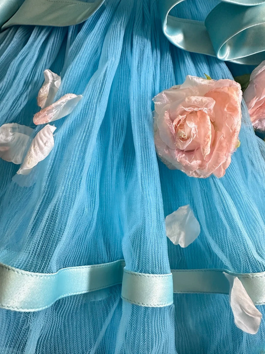 Pretty Ball Gown Strapless Blue Tulle With Flowers Fitted Zipper Back Long 15 Quinceanera Dresses Photo Ideas Formal Outfit RB6141