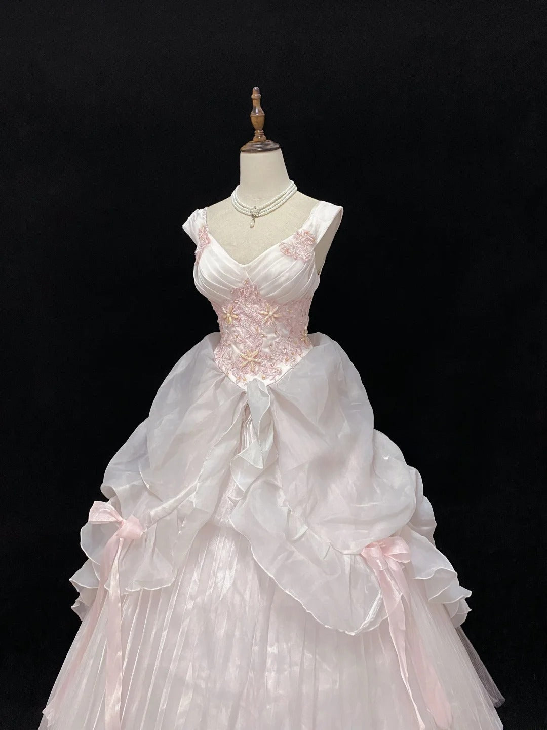 Dream Ball Gown V Neck Light Pink Lace Poofy Long With Appliqued Quince Dress inspo Quinceanera Dresses Sweet 15 16 Outfits RB7793