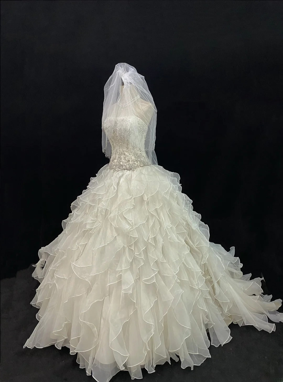Beautiful Ball Gown Strapless Drop Waist Sleeveless Chiffon With Beading Long Groom Bride Gown Bridal Dress Modest Wedding Dresses RB7803
