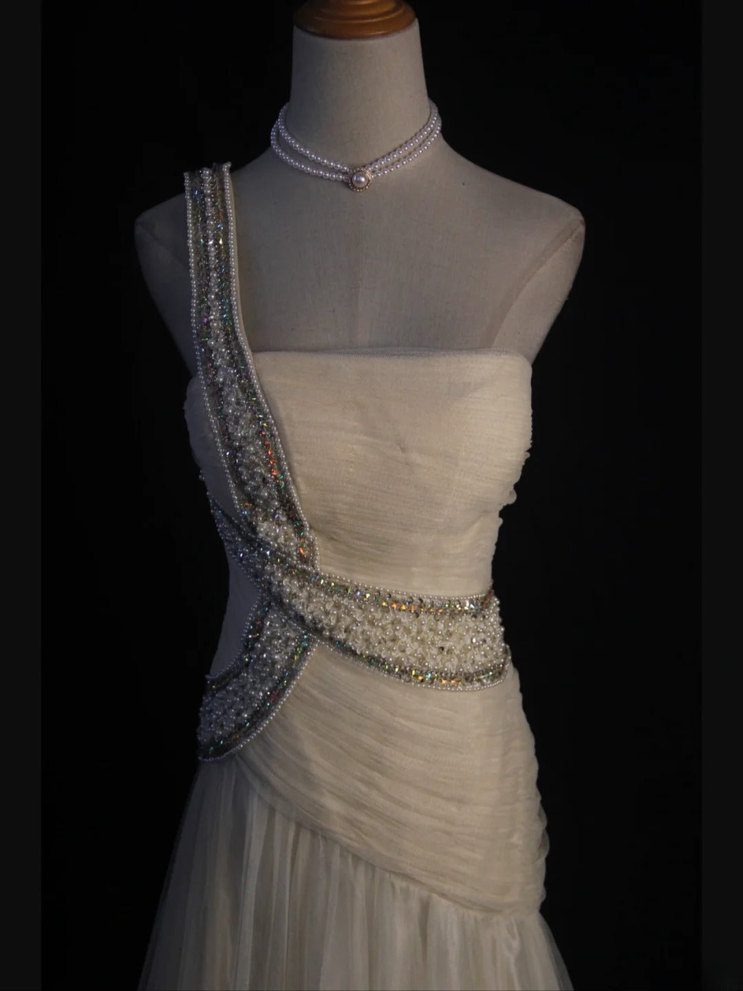 Robe de mariée sirène élégante à une épaule en tulle blanc vintage pour femme, avec traîne balayée, AS402