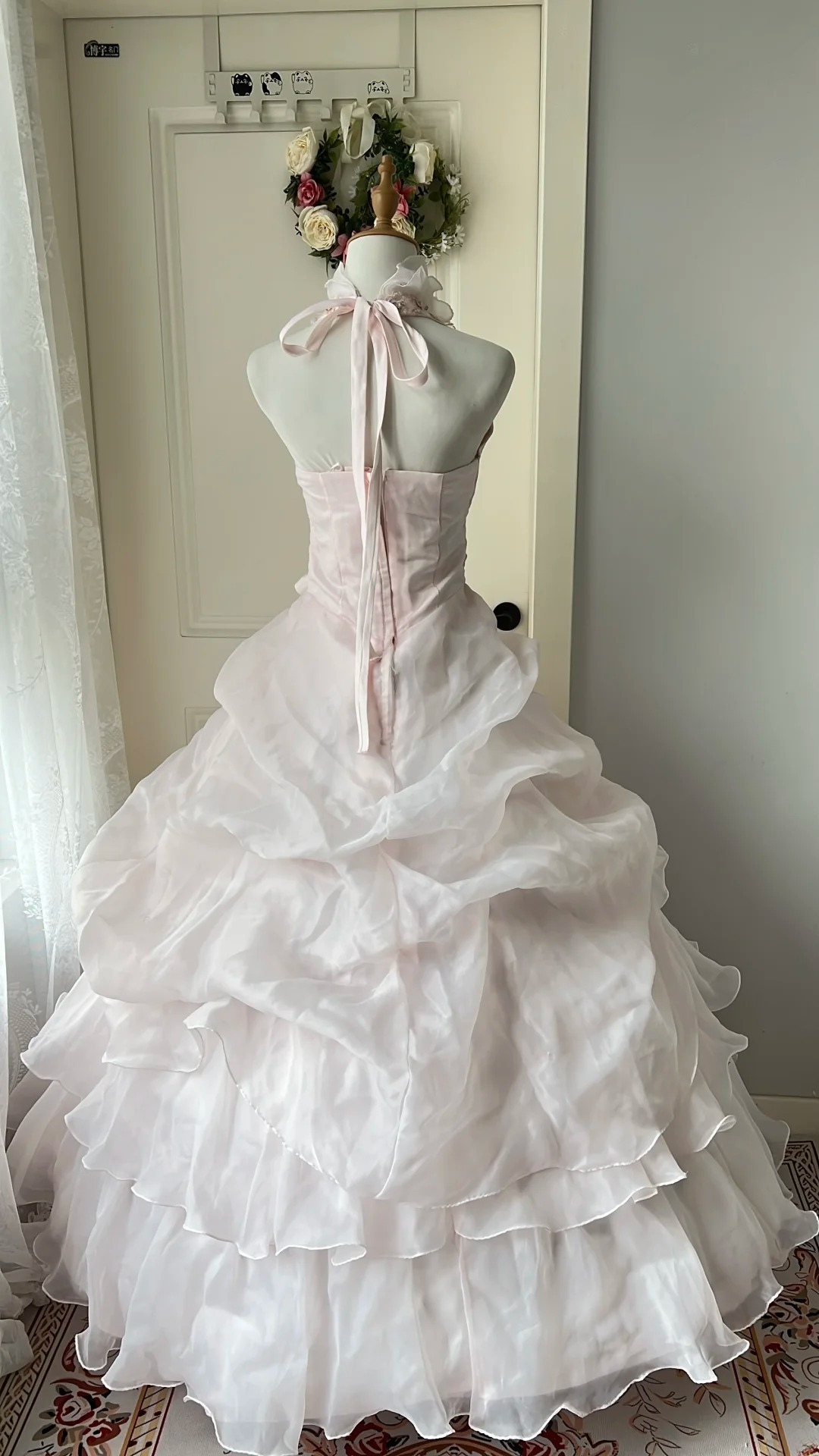 Quinceanera-Kleid für den 15. Geburtstag, Ballkleid mit Neckholder in Hellrosa, mehrlagig, langes Outfit für den 16. Geburtstag, RC0734
