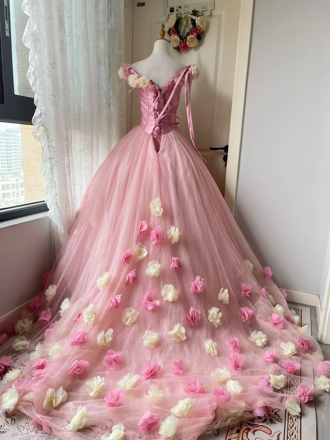 Ideen für Sweet 16 Kleider: Ballkleid schulterfrei mit Blumen, Tüll, rosa Ballkleid, Sweet Sixteen, Kleid zum 16. Geburtstag RC0765