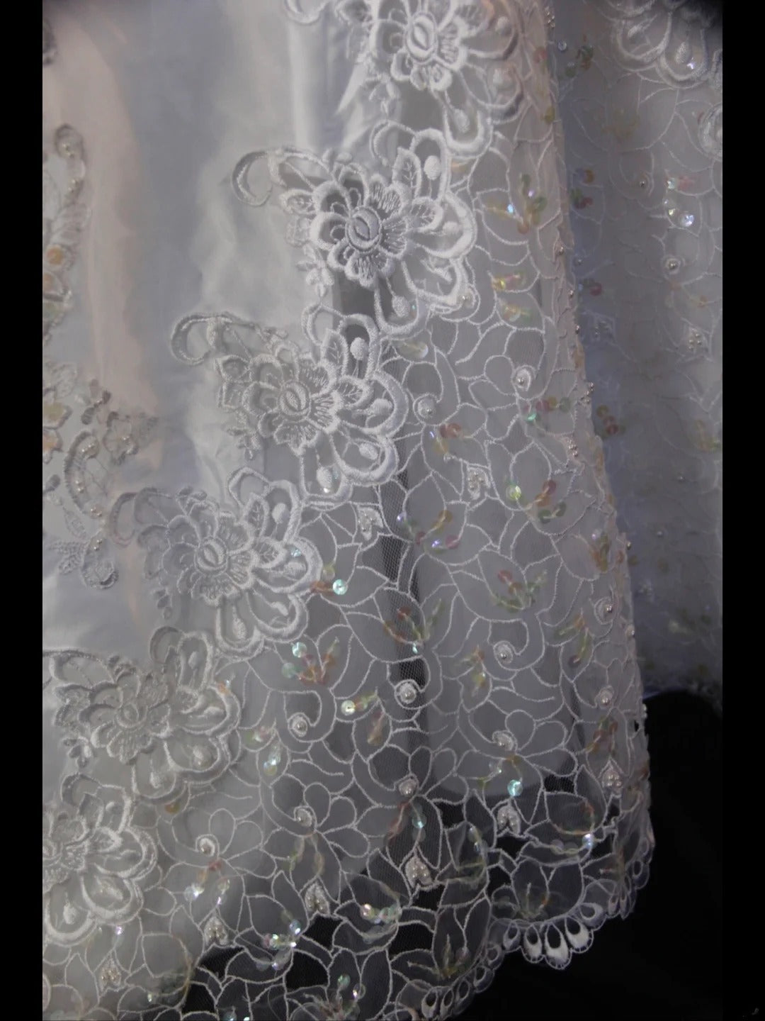 Retro-Brautkleider im Stil der 1950er Jahre: A-Linien-Schnitt, lange Perlenärmel, Spitze, Brautkleider in kleinen und großen Größen für Sommerhochzeiten (Modell AS454).