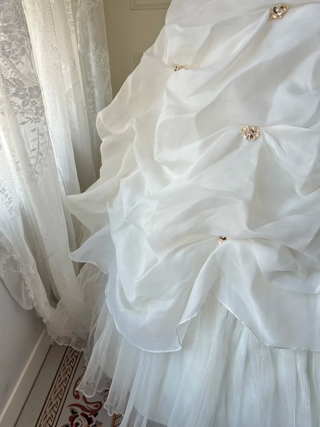 Sweet 16 Quinceanera Dress Strapless White Tiered Ball Gown With Ruffled Beading Birthday Party Gown RC0814