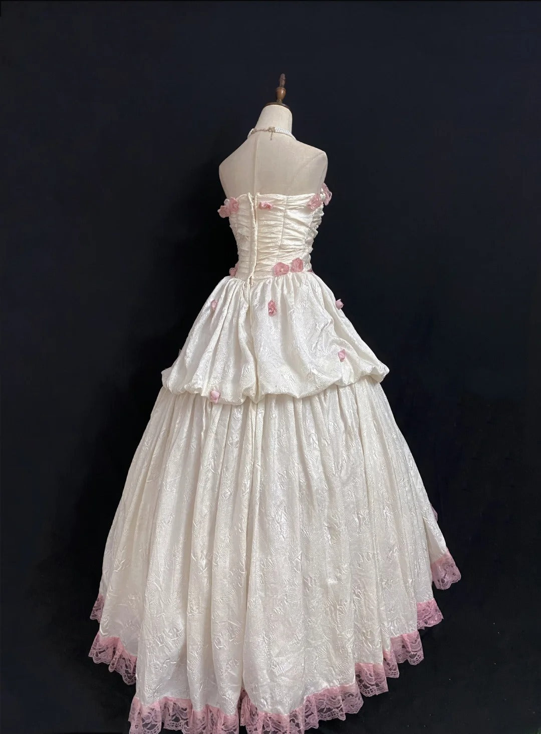 Princesses Fairytale Ball Gown Strapless Satin Pink Long With Pearls Flowers Quince Dress Quinceanera Dresses Formal Birthday Outfits RB7976