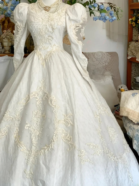 Vintage Wedding Dress White Ball Gown V Neck Long Sleeves Pearls Bridal Gown for Big Day RB9612