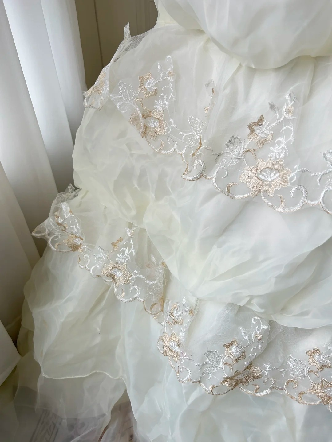 Wedding Dress Fairytale Ball Gown Sweetheart Light Daffodil With Lace Tiered Floor Length Bridal Gown RC0958