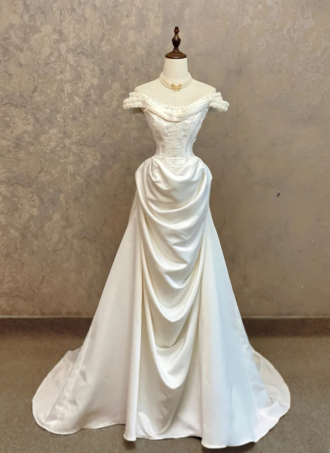 Vintage Wedding Dress Mermaid Off Shoulder Satin White With Cap Sleeves Lace Bridal Gown for Big Day RB9780