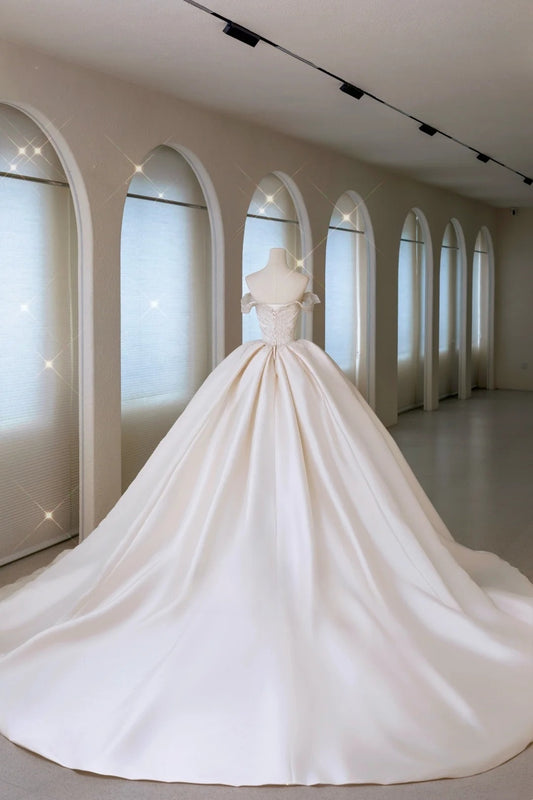 Wunderlicher Ballkleid aus der Schulter Satin ausgestattet lange Spitze Brautkleid Braut Kleider Brautkleider AU013