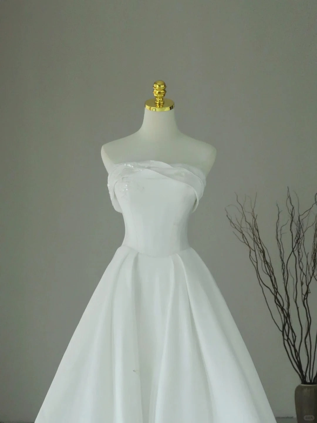 Simple A line Strapless White Satin With Ruffled Groom Bride Gown Bridal Dress Modest Wedding Dresses RB7687