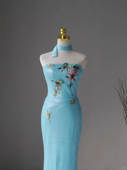 Bezauberndes, trägerloses, ärmelloses, langes Meerjungfrauen-Abendkleid mit blauen Pailletten und Applikationen (AU088)