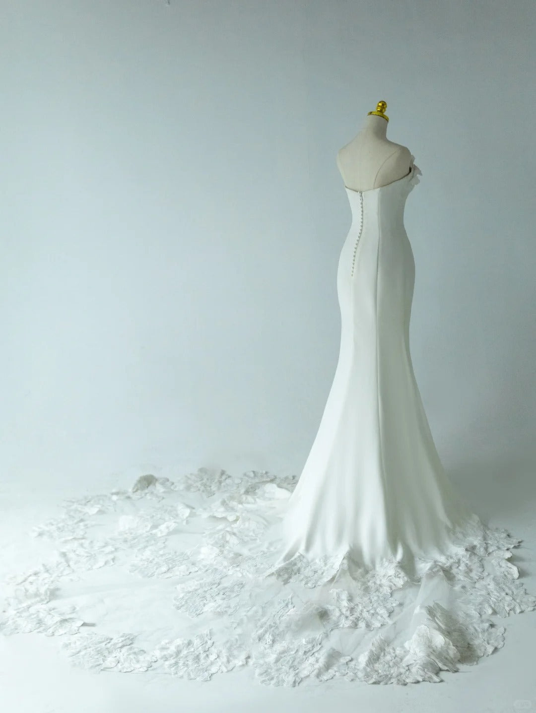 Charming Mermaid Sweetheart White Lace With Ruffled Groom Bride Gown Bridal Dress Modest Wedding Dresses RB7698