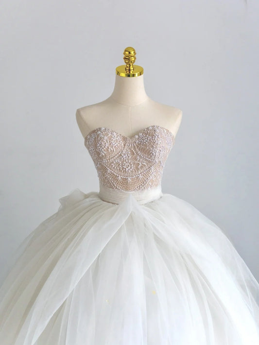 Classic Ball Gown Sweetheart Cream White Tulle With Pearls Long Groom Bride Gown Bridal Dress Modest Wedding Dresses RB7705