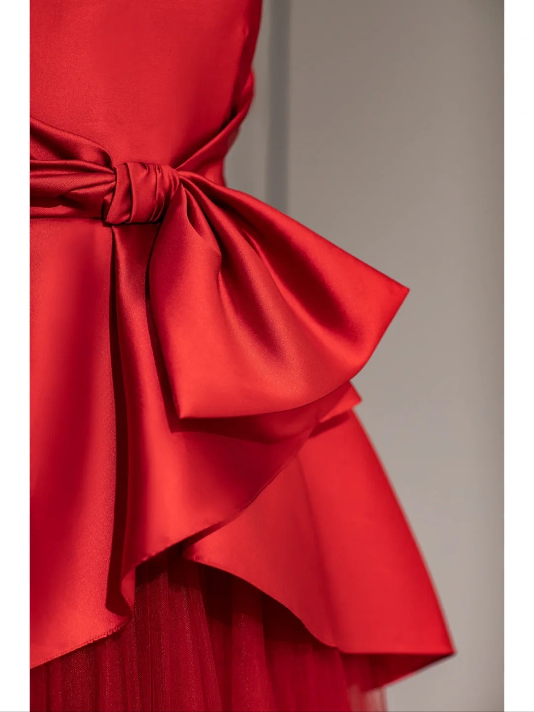 Robe de bal élégante col en V tulle rouge satin longues robes de bal Inspo Tenues de soirée RB4011