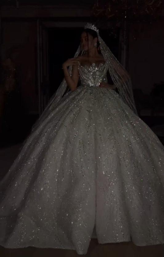 Bescheidenes Ballkleid Trägerloser Hals Weißer Tüll Pailletten Langes Brautkleid Fee Formale Bräute Kleid Brautkleider B37