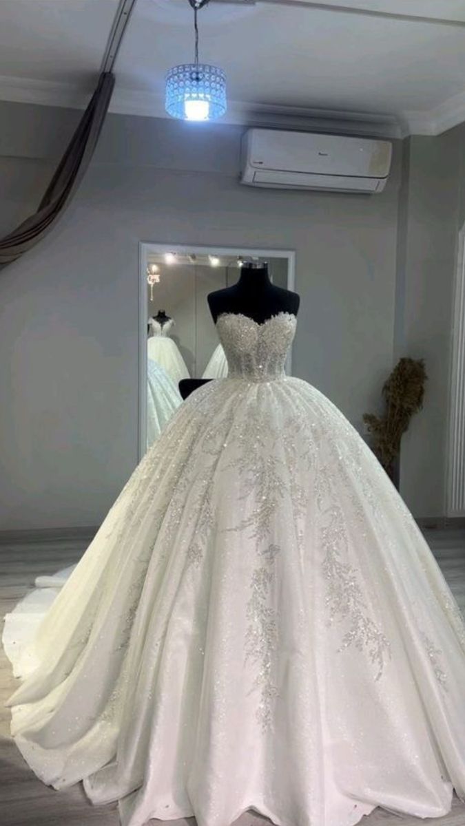 Luxury Ball Gown Sweetheart Sequins Tulle Wedding Dress Fairytale Long Wedding Dresses RB2834