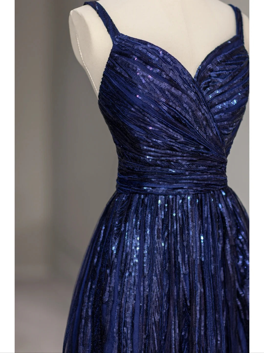 Sparkly A line Spaghetti Strap Royal Blue Sequined Long Prom Dresses Inspo Evening Outfits RB4012