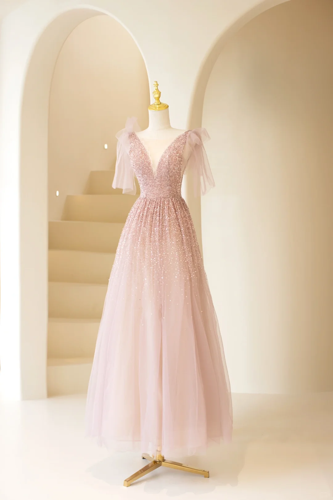 Elegantes, langes, rosafarbenes Pailletten-Abendkleid in A-Linie mit V-Ausschnitt – bezauberndes Abendkleid für Partys und Hochzeiten AB1026