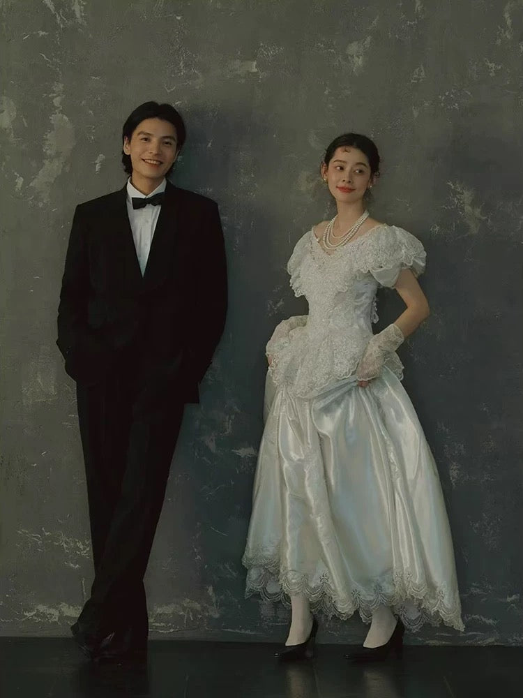 Robes de mariée style français coupe trapèze épaules dénudées en satin manches courtes robe de mariée de jardin d'été N4164