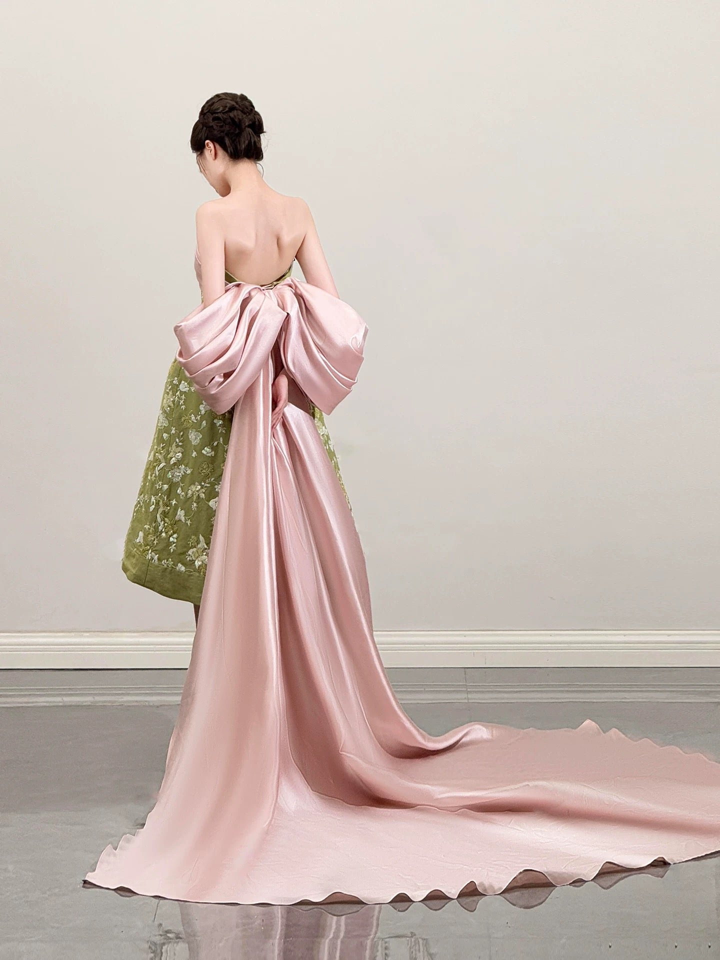 Cute A line Strapless Green Satin Date Night Outfits Semi Formal Prom Wedding Guest Dresses RB5358