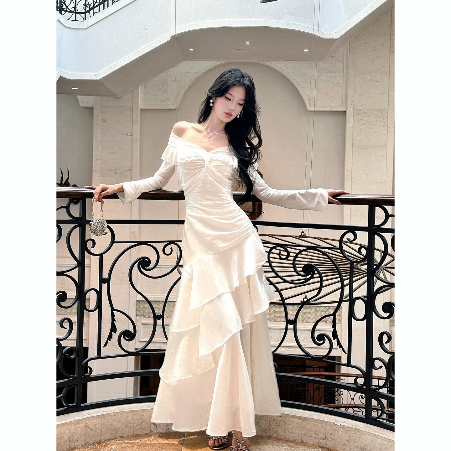 Elegantes Meerjungfrauenkleid schulterfrei weiß mit kurzen Ärmeln, lange Abendkleider, Ballkleider N2046