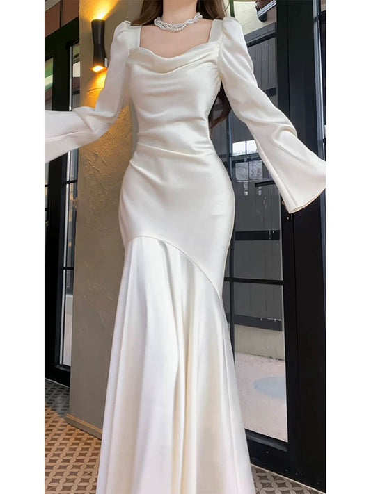 Niedliches Meerjungfrau-Kleid, quadratisch, weißer Satin, lange Ärmel, Frühling, Sommer, Garteninspiration, Hochzeitsgastkleider N2199