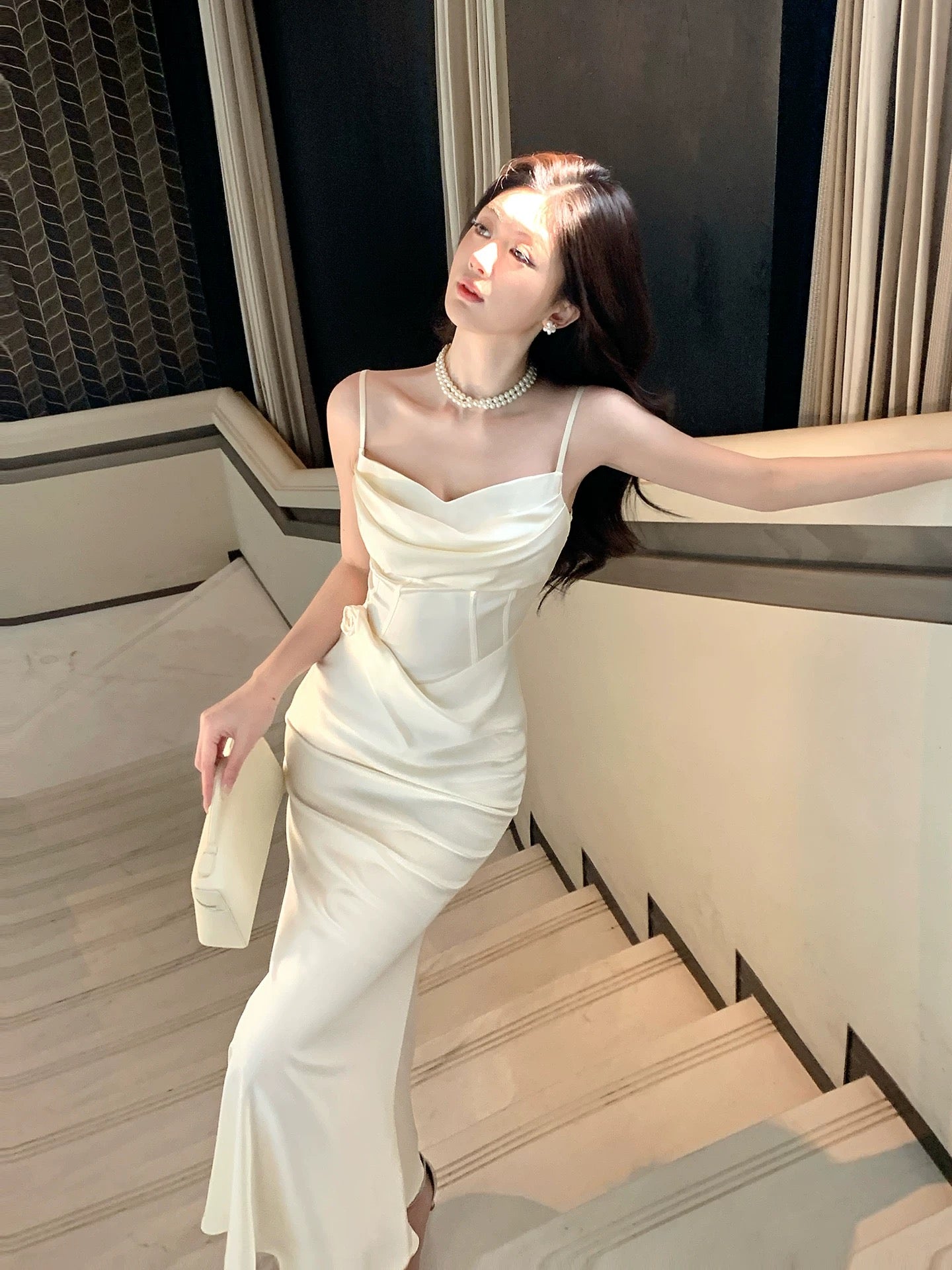 Mignonne Robe d'Invitée de Mariage Bretelles Spaghetti en Satin Ivoire Longue Style Sirène pour Plage Printemps Été Jardin Inspiration N2201