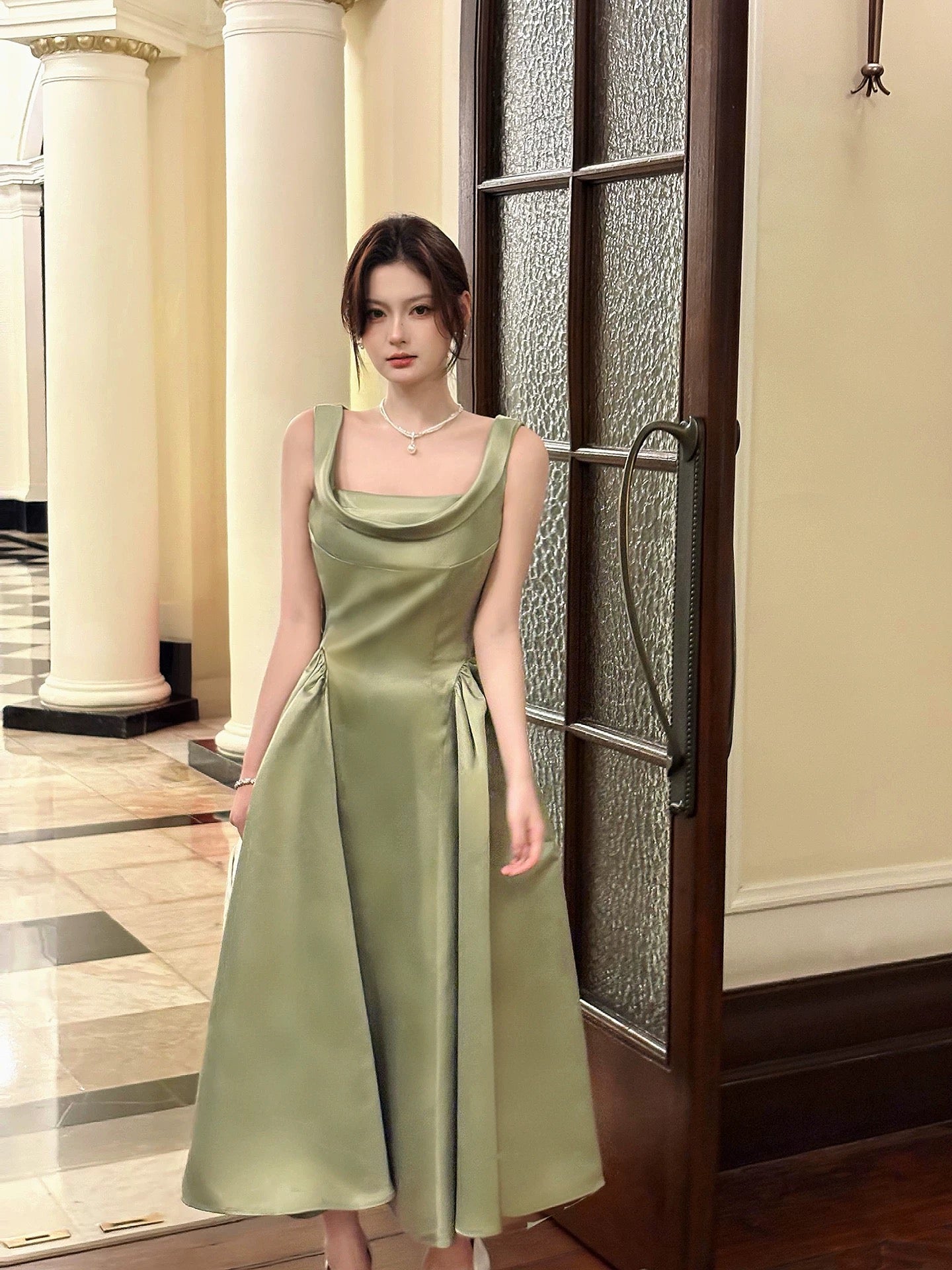 Elegant A line Square Neck Green Satin Full-hem Maxi Dress Semi Formal Garden Event Outfits Wedding Guest Dresses RB5008