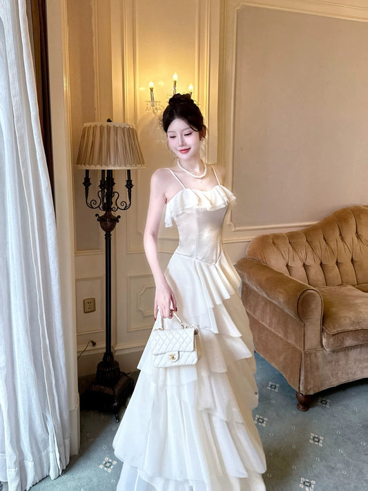 Chic A Line Spaghetti Strap Champagne Chiffon Sleeveless Date Night Outfits Outdoor Semi Formal Long Wedding Guest Dresses RB5048