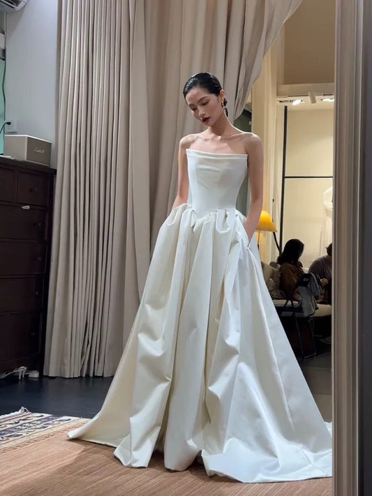 Timeless Ball Gown Strapless White Satin With Ruffle Brides Gown Bridal Dress Floor Length Wedding Dresses RB5555