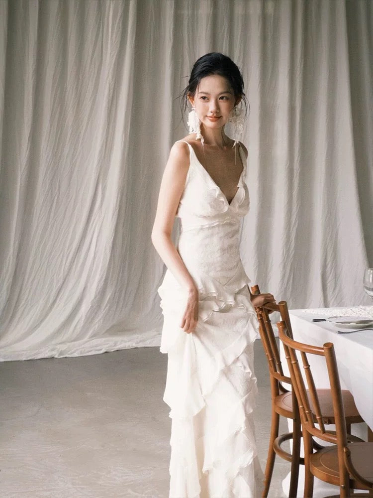 Robes de Mariée Uniques Fourreau Col V Mousseline Blanche Style Français Longue Robe de Mariée N3168