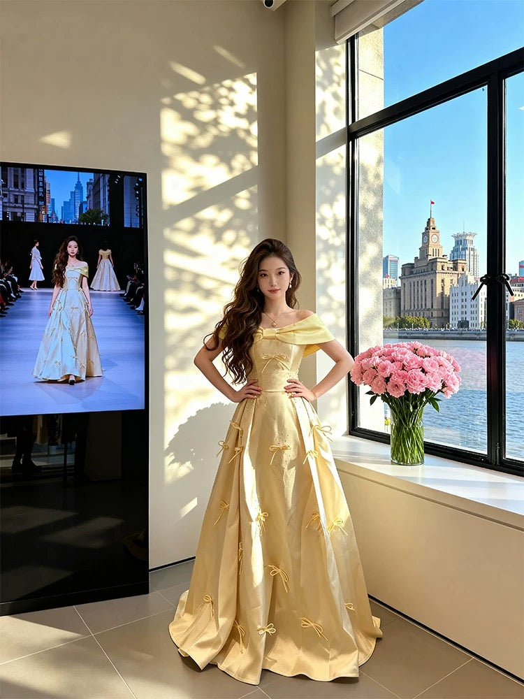 Robes de Bal Simples Coupe A-Line Épaules Dénudées Satin Jaune Avec Nœud Longue Robe de Soirée Formelle N3172