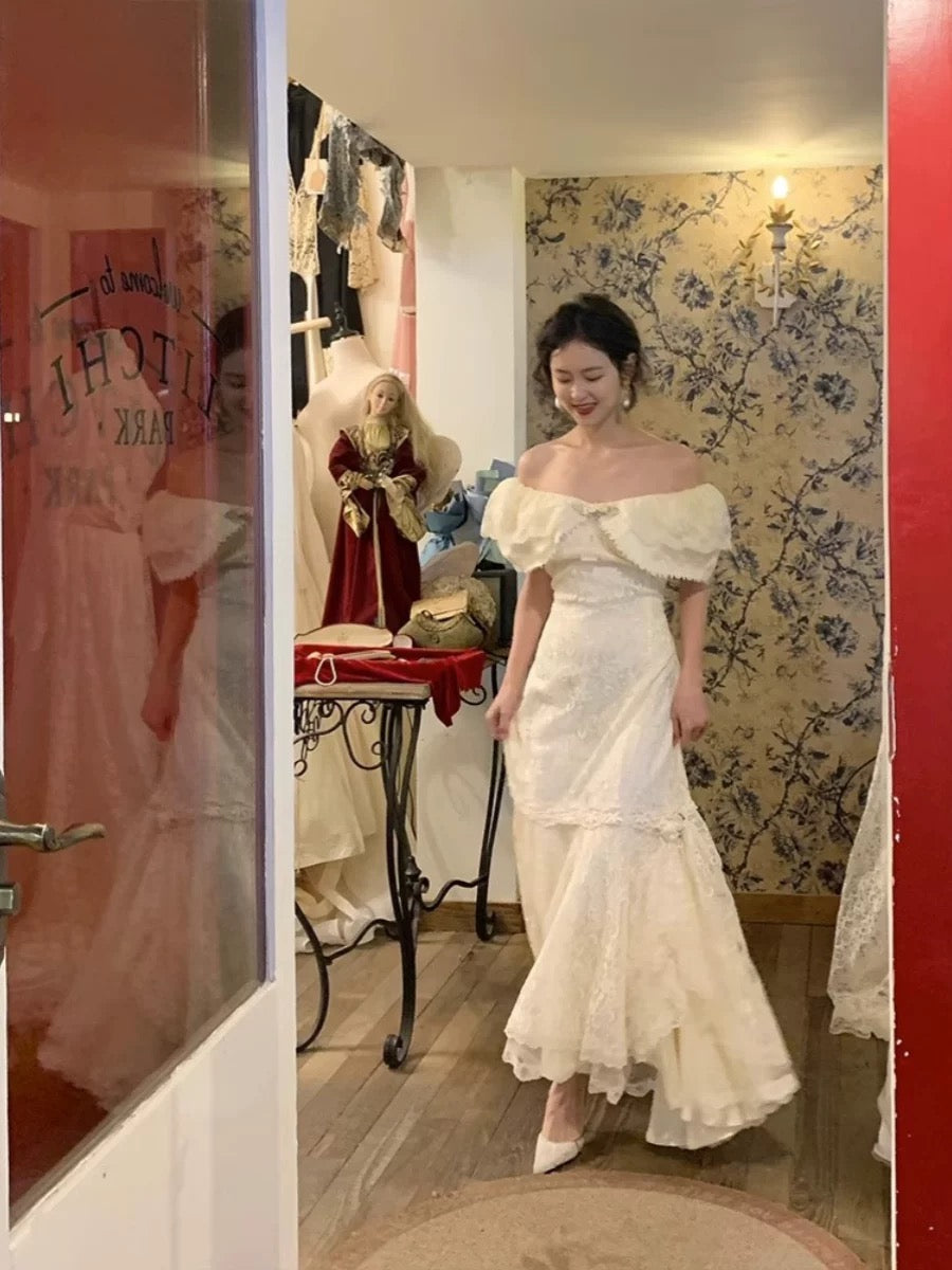 Robes de mariée vintage Sirène Épaules dénudées Dentelle blanche avec manches Robe de réception de mariage dans le jardin d'été N3961