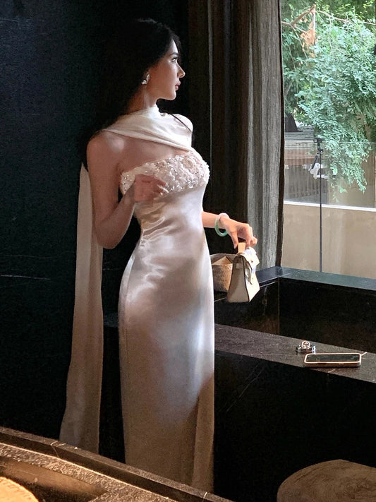 Einfache Ballkleider Scheide Trägerlos Weißer Satin mit Schal Abendkleid Formelles Langes Kleid N3996