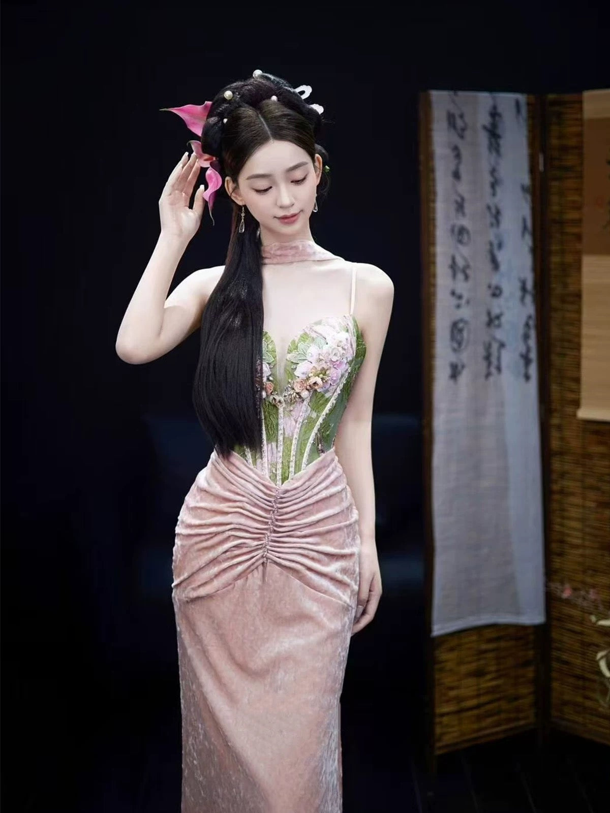 Pretty Women's Mermaid Spaghetti Strap Pink Velvet Maxi Dress Date Night Evening Outfit Semi Formal Prom Dresses RB5242