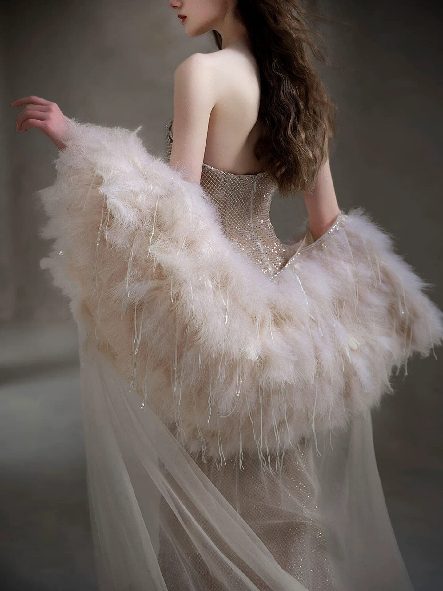 Sparkling Mermaid Spaghetti Strap Sequin Sleeveless Long Prom Dresses With Feathers Cape For Women N4244