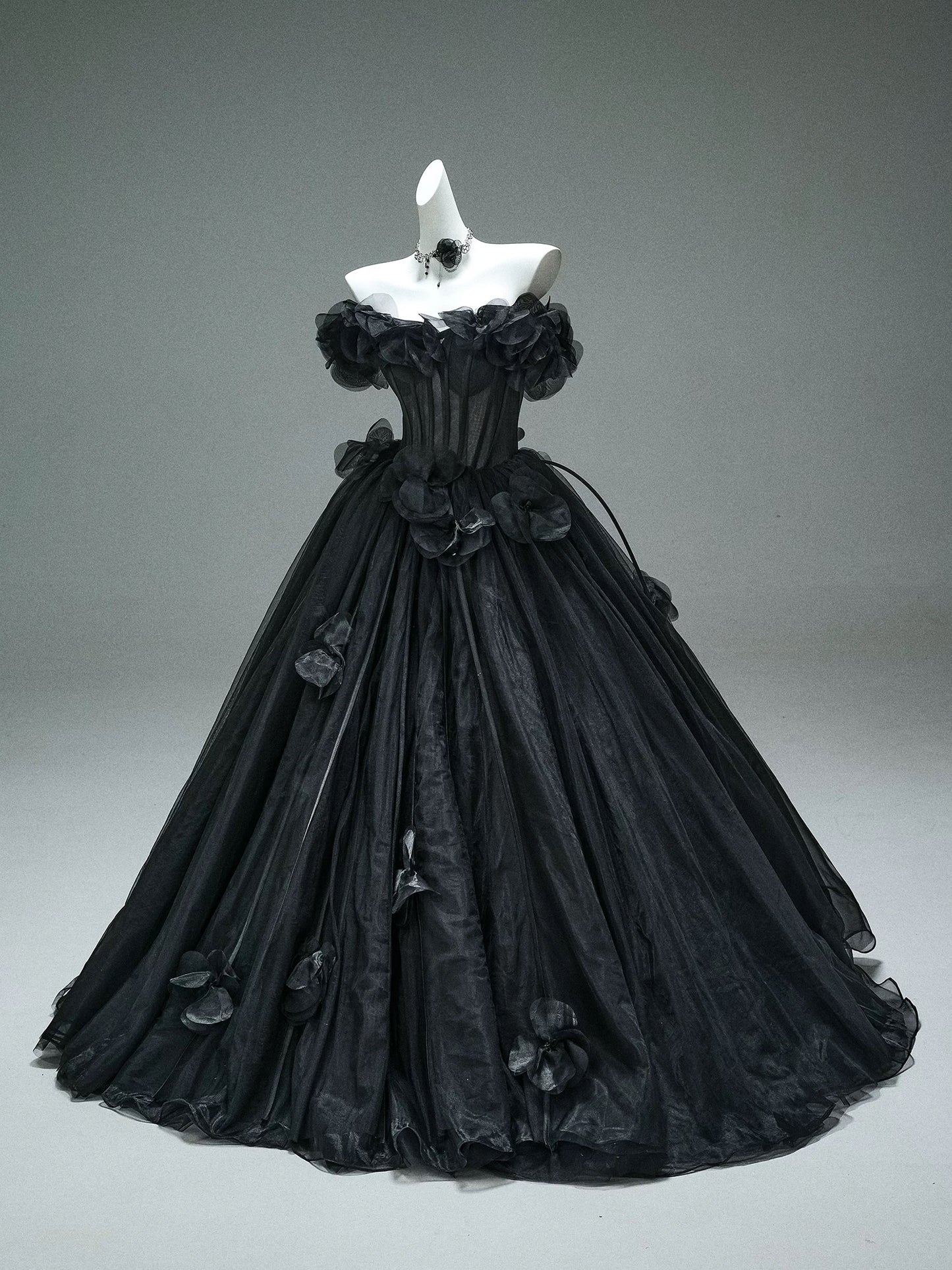 Pretty Ball Gown Off The Shoulder Tulle Black With Flowers Long 15 Quinceanera Dresses Photo Ideas Formal Outfit RB5590