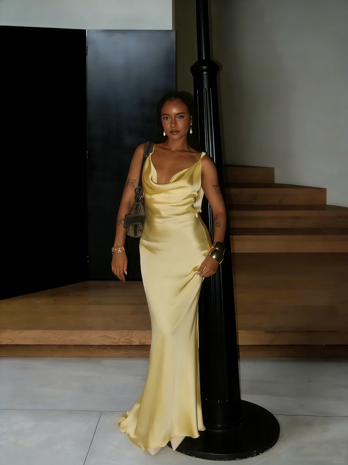 Robe de soirée sirène à fines bretelles en satin jaune, style modeste, idéale pour le bal de fin d'année des lycéennes (N14)