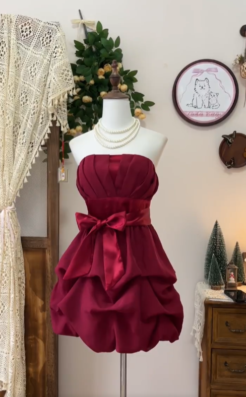 Robe de bal bustier bordeaux unique courte pour le bal de promo, la cour, la rentrée scolaire N4576