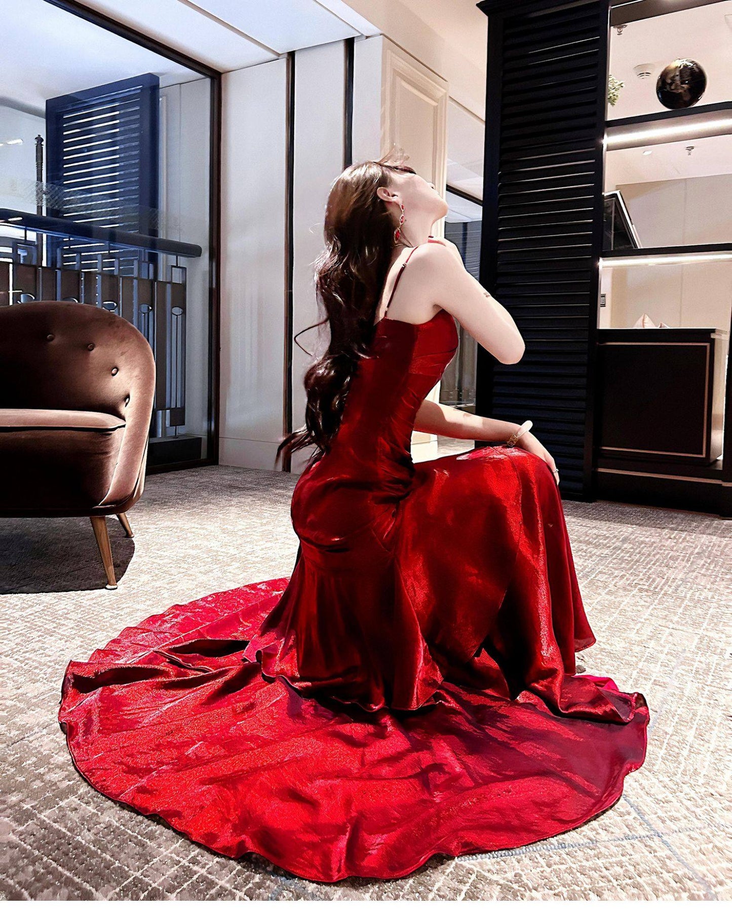 Elegantes, burgunderrotes Meerjungfrauen-Abendkleid mit Spaghettiträgern, ideal für Highschool-Absolventinnen, Tanzveranstaltungen und den 20. Geburtstag (AB2502).