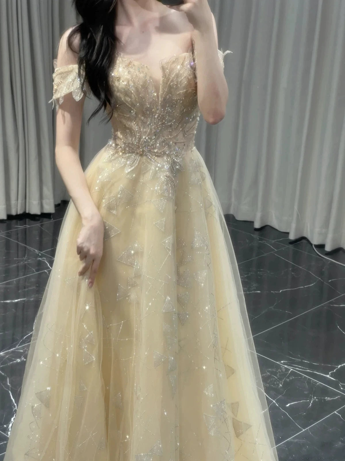 Elegantes, schulterfreies, langes Paillettenkleid in A-Linie mit kurzen Ärmeln, perfekt für Ball, Tanzabend und Party (AB2200)